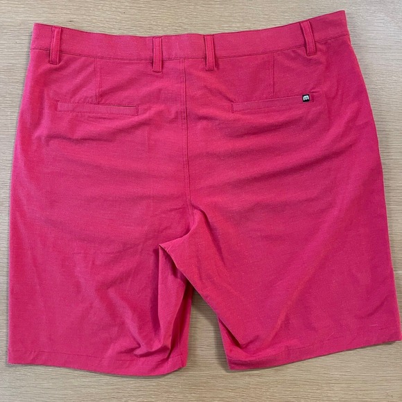 Men's Travis Matthew Size 40 Flat Front Red Athletic Golf Shorts - Picture 3 of 6